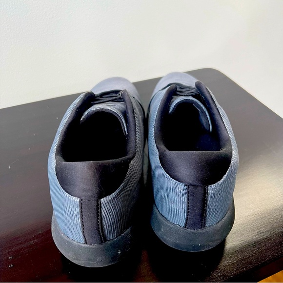 Unworn pair of Jessica Simpson “The Warm Up” shoes - Picture 3 of 4